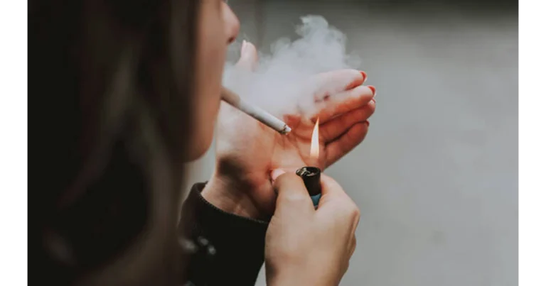 UK Approves Landmark Law to Ban Cigarette